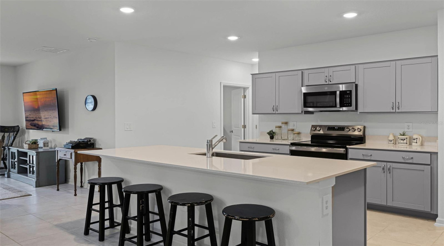 DAVENPORT, Florida 33837, 6 Bedrooms Bedrooms, ,3 BathroomsBathrooms,Residential,For Sale,GENTLE RAIN,MFRV4942187