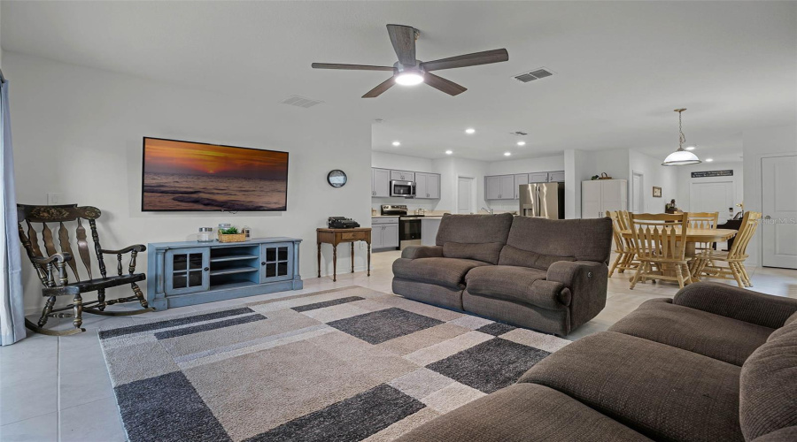 DAVENPORT, Florida 33837, 6 Bedrooms Bedrooms, ,3 BathroomsBathrooms,Residential,For Sale,GENTLE RAIN,MFRV4942187