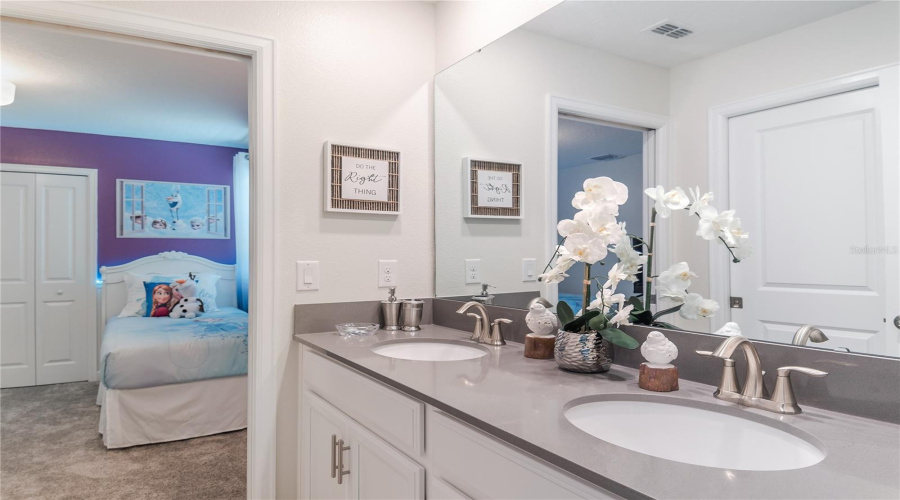 KISSIMMEE, Florida 34746, 6 Bedrooms Bedrooms, ,6 BathroomsBathrooms,Residential,For Sale,TARGET,MFRO6300630