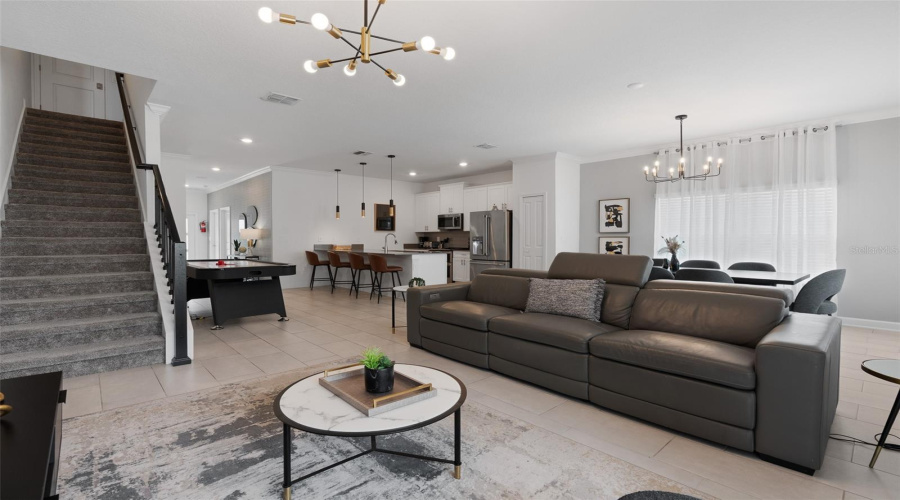 Kissimmee, Florida 34746, 5 Bedrooms Bedrooms, ,4 Bathroomsbathrooms,Residential,For Sale,Reading,Mfro6299871