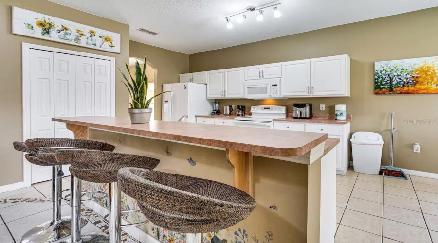 KISSIMMEE, Florida 34746, 5 Bedrooms Bedrooms, ,3 BathroomsBathrooms,Residential,For Sale,CUMBRIAN LAKES,MFRTB8315325