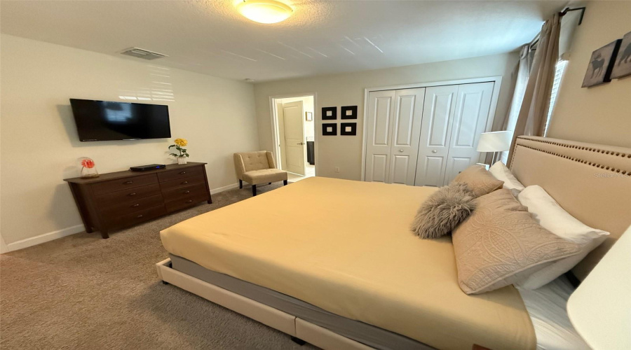 DAVENPORT, Florida 33896, 4 Bedrooms Bedrooms, ,3 BathroomsBathrooms,Residential,For Sale,DOGLEG,MFRS5125174