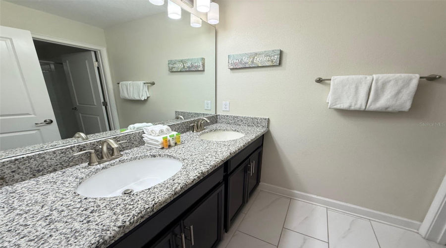 DAVENPORT, Florida 33896, 4 Bedrooms Bedrooms, ,3 BathroomsBathrooms,Residential,For Sale,DOGLEG,MFRS5125174