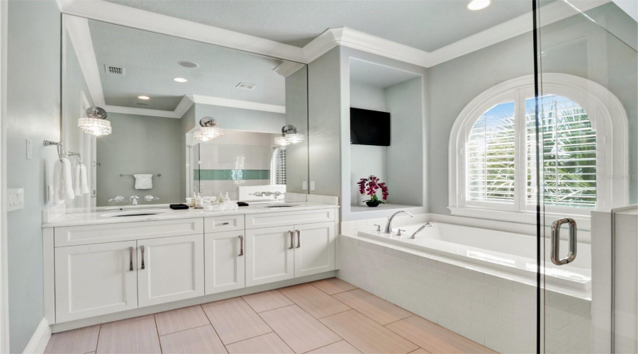 Reunion, Florida 34747, 8 Bedrooms Bedrooms, ,9 Bathroomsbathrooms,Residential,For Sale,Golden Bear,Mfro6300928