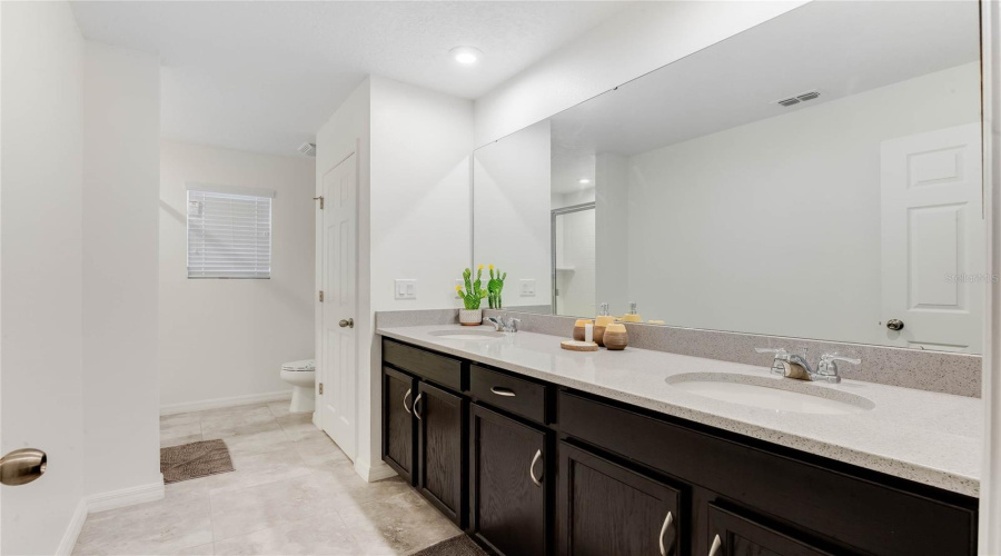 KISSIMMEE, Florida 34747, 7 Bedrooms Bedrooms, ,6 BathroomsBathrooms,Residential,For Sale,AMELIA DOWNS,0,MFRS5125200