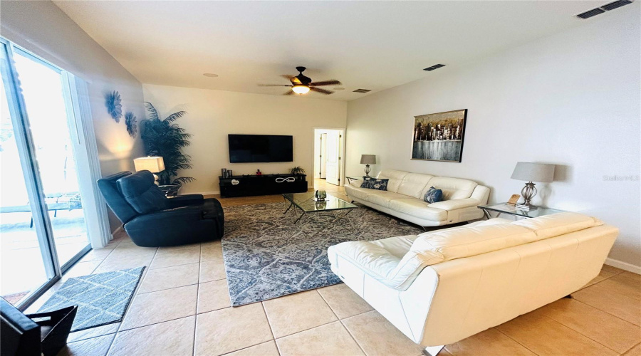 DAVENPORT, Florida 33897, 5 Bedrooms Bedrooms, ,3 BathroomsBathrooms,Residential,For Sale,HAMPTON,MFRS5125082