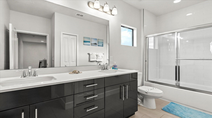 DAVENPORT, Florida 33896, 4 Bedrooms Bedrooms, ,3 BathroomsBathrooms,Residential,For Sale,VILLA DOMANI,0,MFRO6295964