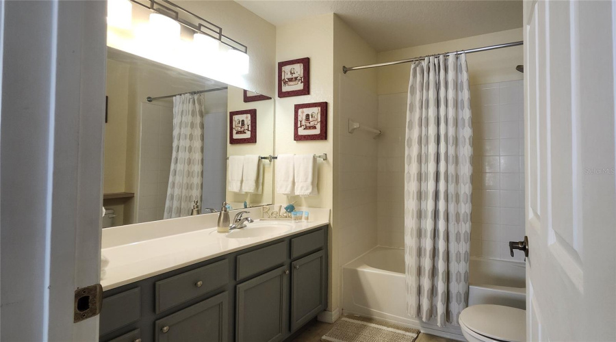 KISSIMMEE, Florida 34746, 4 Bedrooms Bedrooms, ,3 BathroomsBathrooms,Residential,For Sale,LODI,MFRO6299353