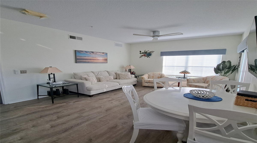 KISSIMMEE, Florida 34746, 4 Bedrooms Bedrooms, ,3 BathroomsBathrooms,Residential,For Sale,LODI,MFRO6299353