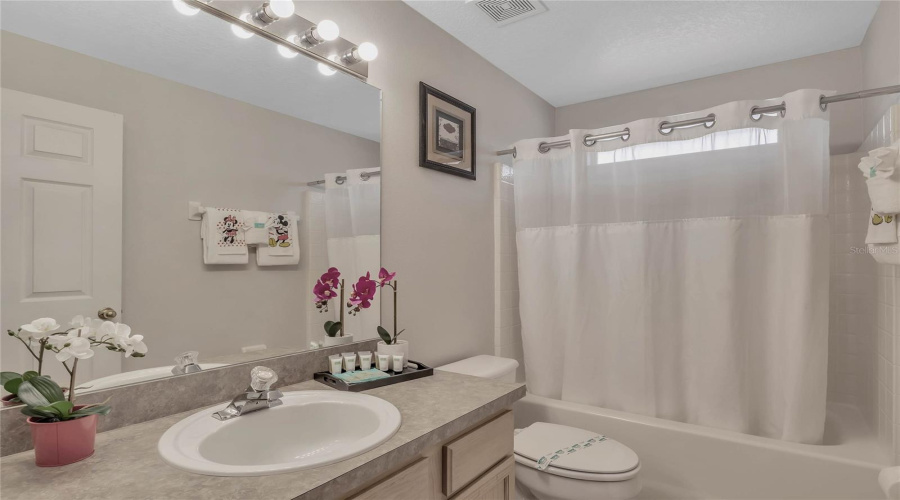 KISSIMMEE, Florida 34747, 5 Bedrooms Bedrooms, ,3 BathroomsBathrooms,Residential,For Sale,SECRET KEY,MFRO6300568