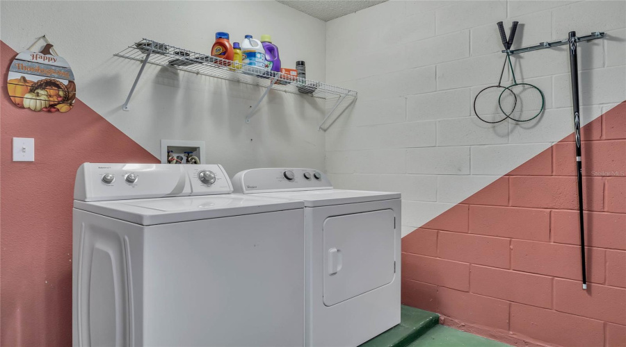 KISSIMMEE, Florida 34747, 5 Bedrooms Bedrooms, ,3 BathroomsBathrooms,Residential,For Sale,SECRET KEY,MFRO6300568