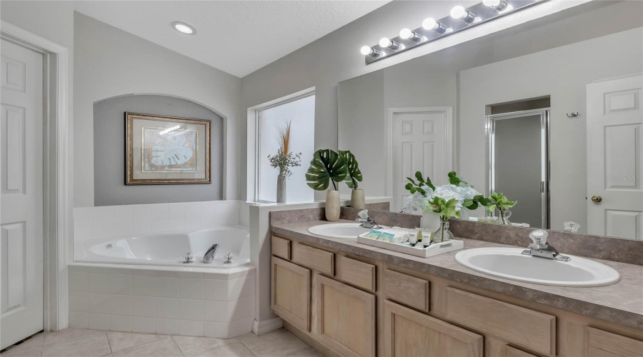 KISSIMMEE, Florida 34747, 5 Bedrooms Bedrooms, ,3 BathroomsBathrooms,Residential,For Sale,SECRET KEY,MFRO6300568
