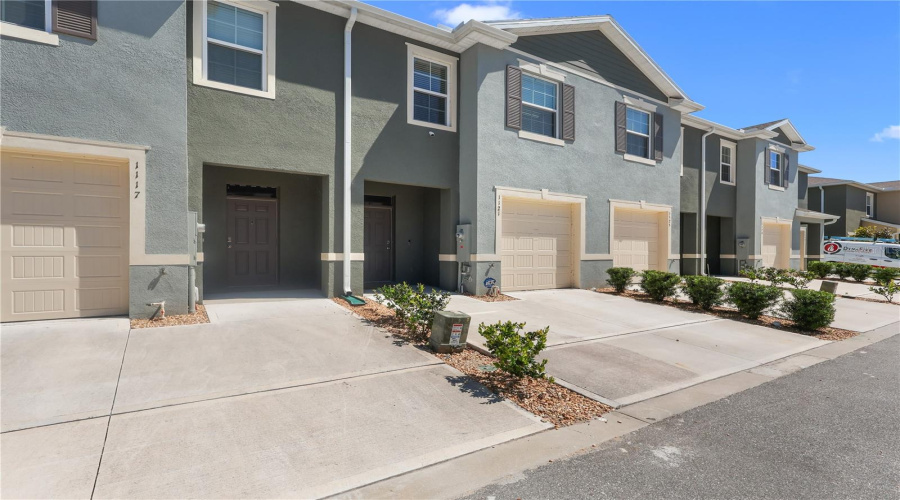 DAVENPORT, Florida 33837, 3 Bedrooms Bedrooms, ,2 BathroomsBathrooms,Residential,For Sale,BLUE JAY,MFRO6300693