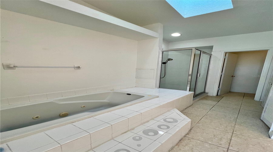 DAVENPORT, Florida 33897, 4 Bedrooms Bedrooms, ,3 BathroomsBathrooms,Residential,For Sale,CARIBBEAN,MFRO6301142