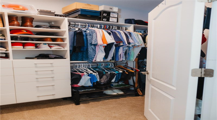 Master Bed Walk-in closet