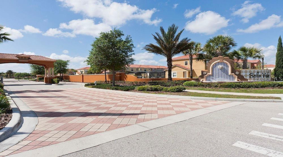 KISSIMMEE, Florida 34746, 12 Bedrooms Bedrooms, ,11 BathroomsBathrooms,Residential,For Sale,MARCELLO,MFRS5125312