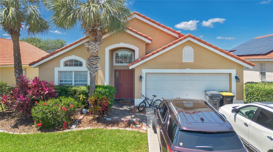 Davenport, Florida 33897, 4 Bedrooms Bedrooms, ,2 Bathroomsbathrooms,Residential,For Sale,Hypolita,Mfro6301396