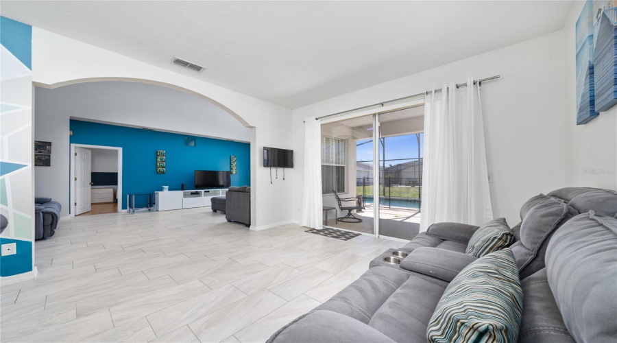 Kissimmee, Florida 34746, 5 Bedrooms Bedrooms, ,3 Bathroomsbathrooms,Residential,For Sale,Emerald Green,Mfro6300647