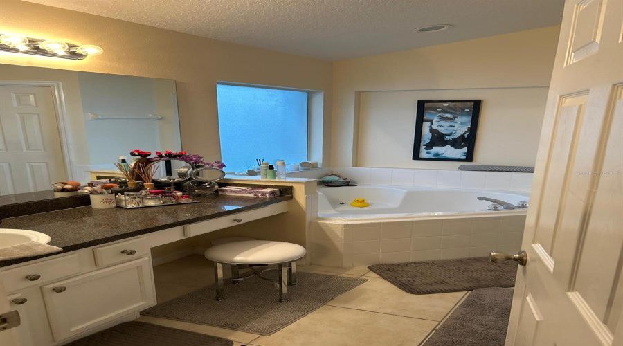 KISSIMMEE, Florida 34746, 5 Bedrooms Bedrooms, ,3 BathroomsBathrooms,Residential,For Sale,LAKE BERKLEY,MFRS5125314