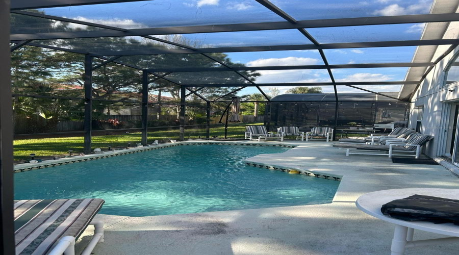 KISSIMMEE, Florida 34746, 5 Bedrooms Bedrooms, ,3 BathroomsBathrooms,Residential,For Sale,LAKE BERKLEY,MFRS5125314
