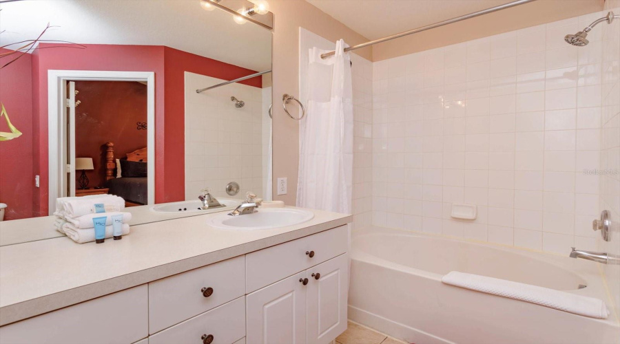 KISSIMMEE, Florida 34747, 3 Bedrooms Bedrooms, ,3 BathroomsBathrooms,Residential,For Sale,SILVER PALM DR,MFRTB8376589