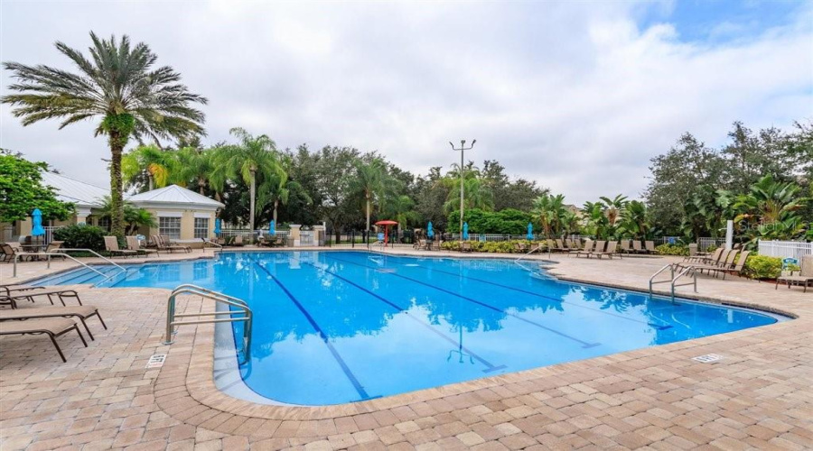 KISSIMMEE, Florida 34747, 3 Bedrooms Bedrooms, ,3 BathroomsBathrooms,Residential,For Sale,SILVER PALM DR,MFRTB8376589