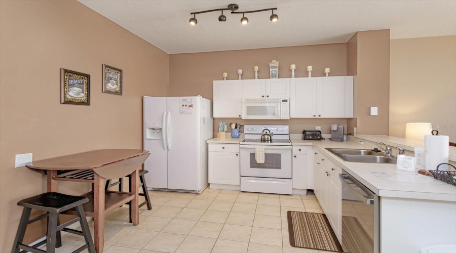 KISSIMMEE, Florida 34747, 3 Bedrooms Bedrooms, ,3 BathroomsBathrooms,Residential,For Sale,SILVER PALM DR,MFRTB8376589