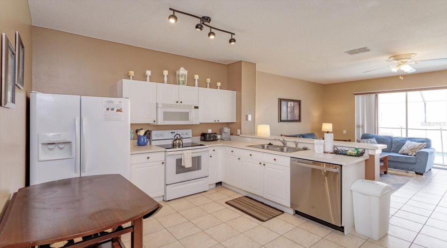 KISSIMMEE, Florida 34747, 3 Bedrooms Bedrooms, ,3 BathroomsBathrooms,Residential,For Sale,SILVER PALM DR,MFRTB8376589