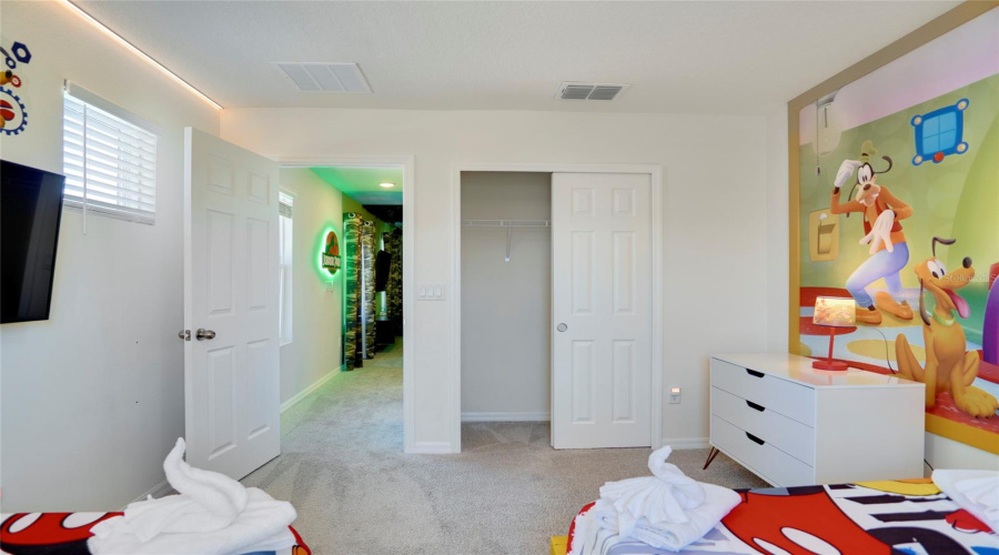 KISSIMMEE, Florida 34747, 5 Bedrooms Bedrooms, ,4 BathroomsBathrooms,Residential,For Sale,TROPICAL PALMS,0,MFRO6301603