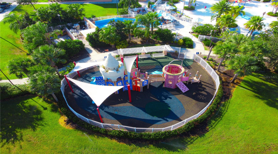 KISSIMMEE, Florida 34747, 5 Bedrooms Bedrooms, ,4 BathroomsBathrooms,Residential,For Sale,TROPICAL PALMS,0,MFRO6301603
