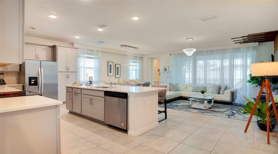 KISSIMMEE, Florida 34747, 5 Bedrooms Bedrooms, ,4 BathroomsBathrooms,Residential,For Sale,TROPICAL PALMS,0,MFRO6301603
