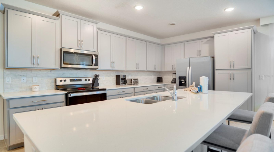 KISSIMMEE, Florida 34747, 5 Bedrooms Bedrooms, ,4 BathroomsBathrooms,Residential,For Sale,TROPICAL PALMS,0,MFRO6301603