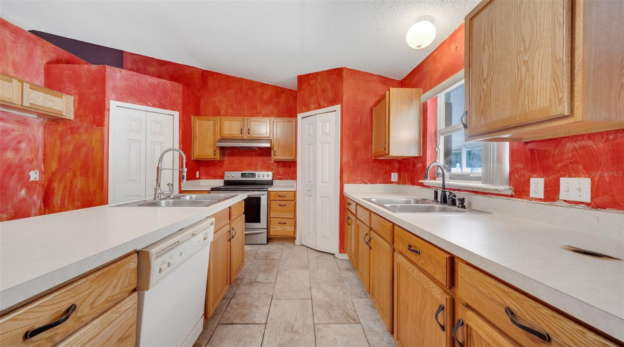 DAVENPORT, Florida 33837, 4 Bedrooms Bedrooms, ,3 BathroomsBathrooms,Residential,For Sale,VERVAIN,MFRS5125247