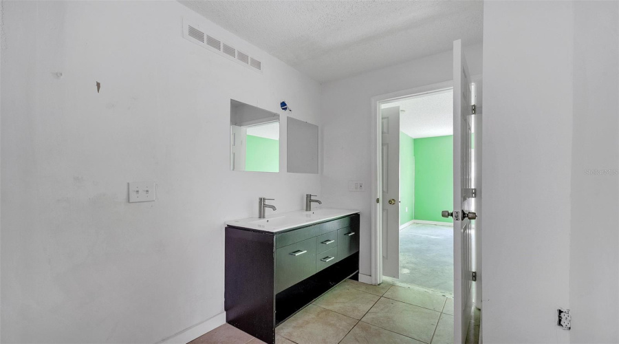 DAVENPORT, Florida 33837, 4 Bedrooms Bedrooms, ,3 BathroomsBathrooms,Residential,For Sale,VERVAIN,MFRS5125247