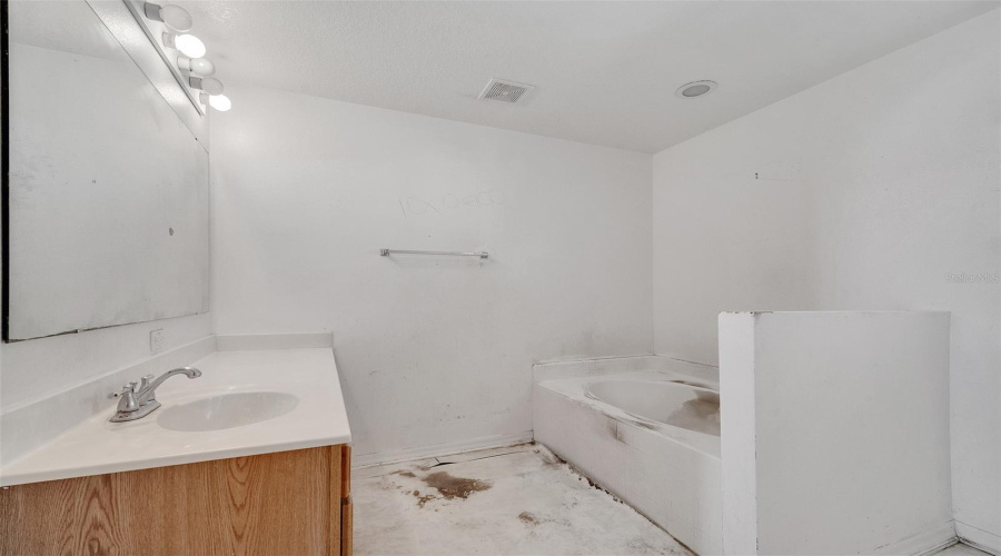 DAVENPORT, Florida 33837, 4 Bedrooms Bedrooms, ,3 BathroomsBathrooms,Residential,For Sale,VERVAIN,MFRS5125247