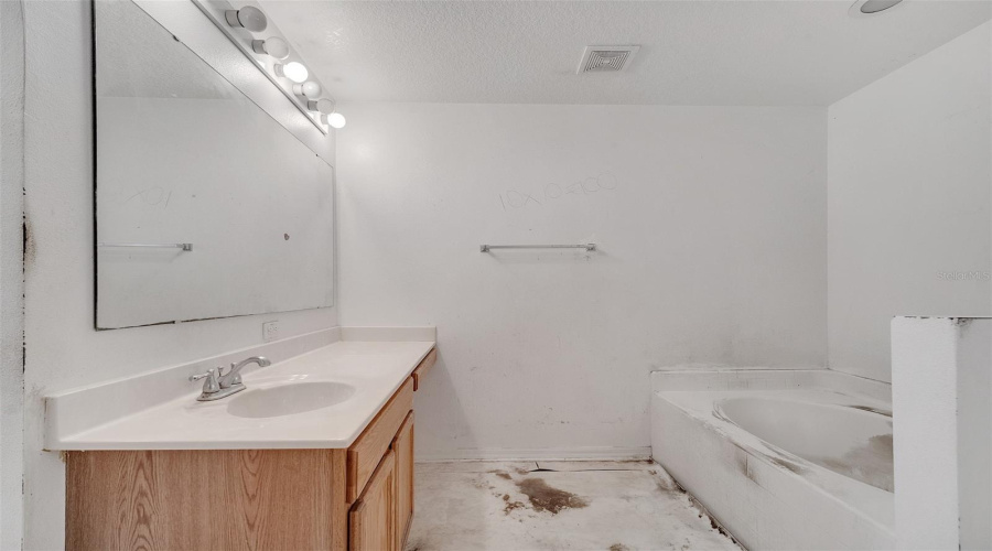 DAVENPORT, Florida 33837, 4 Bedrooms Bedrooms, ,3 BathroomsBathrooms,Residential,For Sale,VERVAIN,MFRS5125247