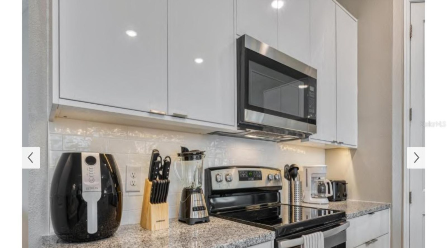 KISSIMMEE, Florida 34747, 4 Bedrooms Bedrooms, ,4 BathroomsBathrooms,Residential,For Sale,FORMOSA VALLEY,MFRO6301247