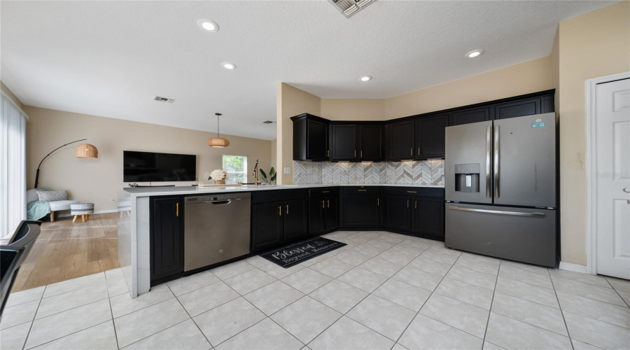 KISSIMMEE, Florida 34746, 5 Bedrooms Bedrooms, ,3 BathroomsBathrooms,Residential,For Sale,PATRICIAN,MFRS5125299