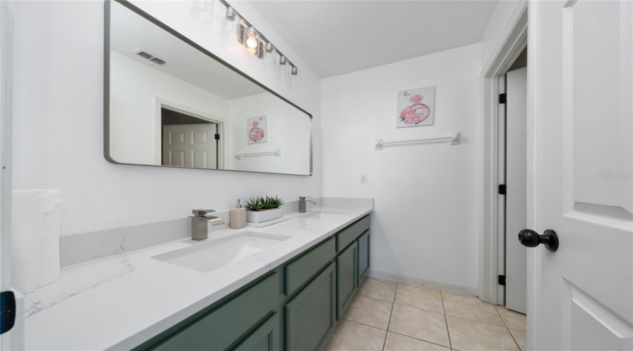 KISSIMMEE, Florida 34746, 5 Bedrooms Bedrooms, ,3 BathroomsBathrooms,Residential,For Sale,PATRICIAN,MFRS5125299