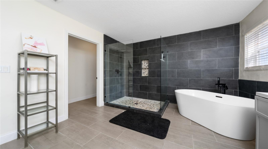 KISSIMMEE, Florida 34746, 5 Bedrooms Bedrooms, ,3 BathroomsBathrooms,Residential,For Sale,PATRICIAN,MFRS5125299