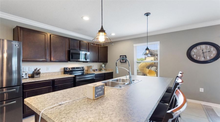 DAVENPORT, Florida 33896, 4 Bedrooms Bedrooms, ,2 BathroomsBathrooms,Residential,For Sale,SEQUOIA,MFRO6301724