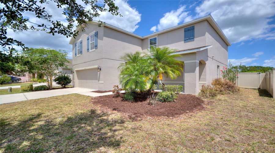 DAVENPORT, Florida 33896, 4 Bedrooms Bedrooms, ,2 BathroomsBathrooms,Residential,For Sale,SEQUOIA,MFRO6301724