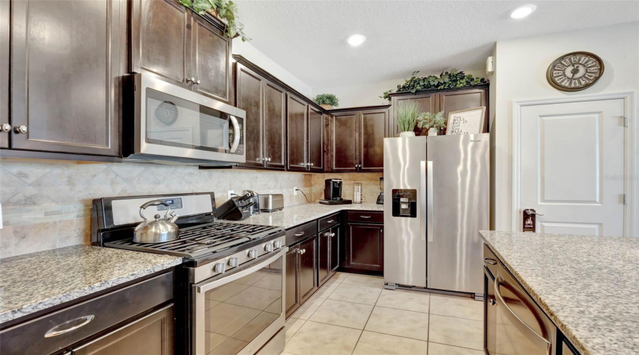 DAVENPORT, Florida 33837, 5 Bedrooms Bedrooms, ,4 BathroomsBathrooms,Residential,For Sale,TERRASONESTA,MFRO6301721
