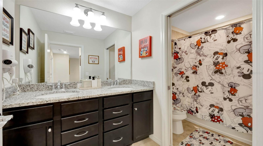 DAVENPORT, Florida 33837, 5 Bedrooms Bedrooms, ,4 BathroomsBathrooms,Residential,For Sale,TERRASONESTA,MFRO6301721