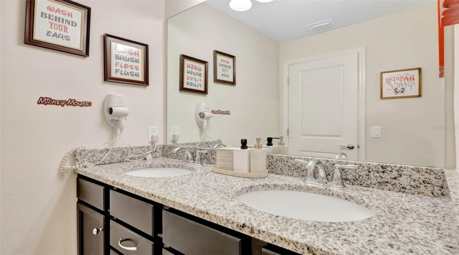 DAVENPORT, Florida 33837, 5 Bedrooms Bedrooms, ,4 BathroomsBathrooms,Residential,For Sale,TERRASONESTA,MFRO6301721