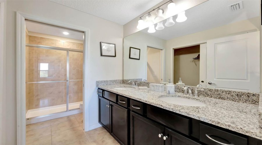 DAVENPORT, Florida 33837, 5 Bedrooms Bedrooms, ,4 BathroomsBathrooms,Residential,For Sale,TERRASONESTA,MFRO6301721