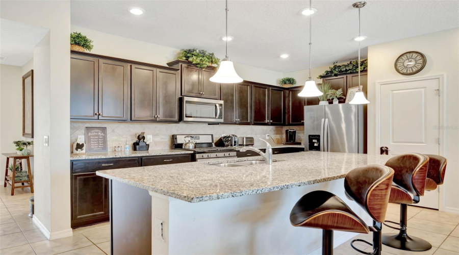 DAVENPORT, Florida 33837, 5 Bedrooms Bedrooms, ,4 BathroomsBathrooms,Residential,For Sale,TERRASONESTA,MFRO6301721