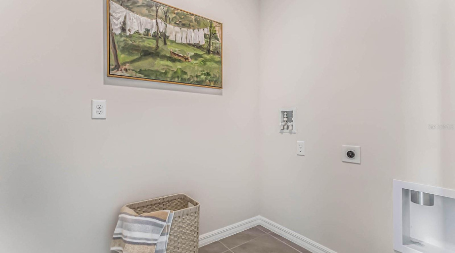 Davenport, Florida 33837, 4 Bedrooms Bedrooms, ,2 Bathroomsbathrooms,Residential,For Sale,Moulin,Mfro6302207