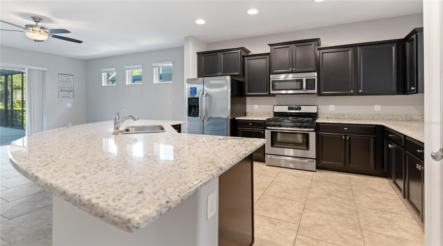 DAVENPORT, Florida 33837, 5 Bedrooms Bedrooms, ,4 BathroomsBathrooms,Residential,For Sale,WILDWOOD,0,MFRO6302043