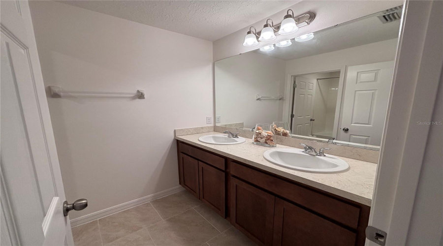 Kissimmee, Florida 34746, 4 Bedrooms Bedrooms, ,2 Bathroomsbathrooms,Residential,For Sale,Wispy Cypress Drive,Mfrr4909217
